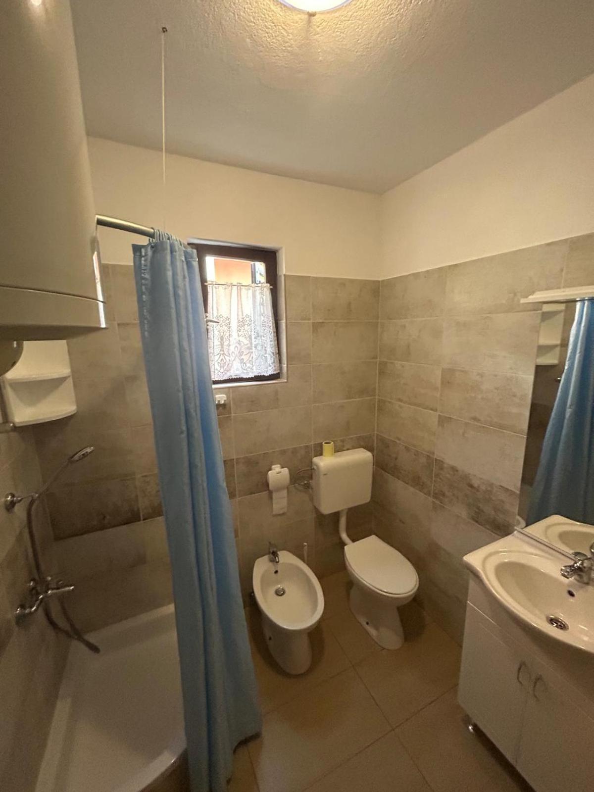 Apartmani Mate Vrban Karlobag Buitenkant foto