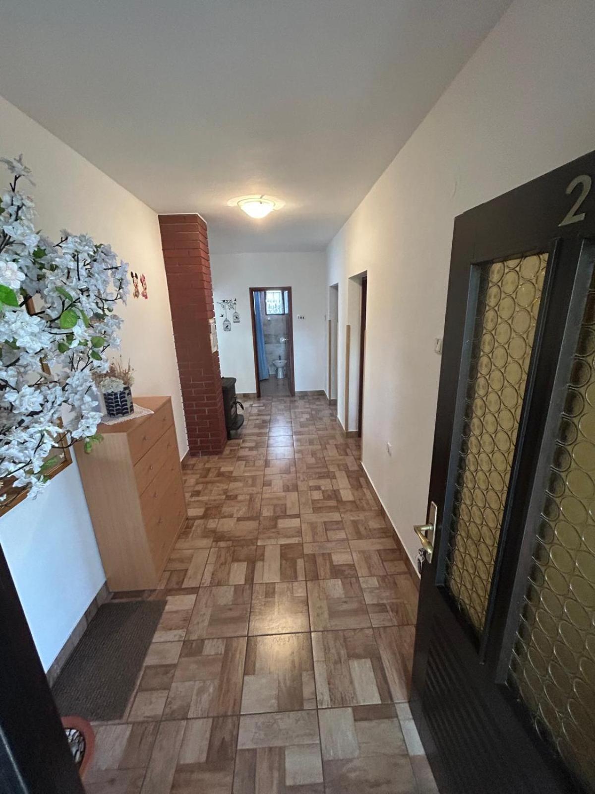 Apartmani Mate Vrban Karlobag Buitenkant foto